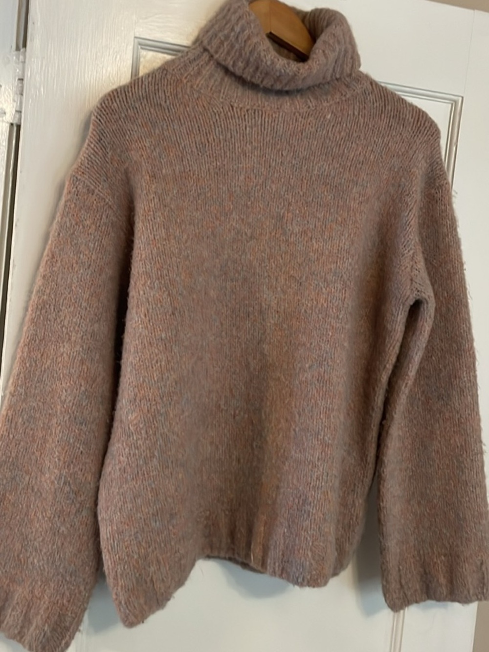 Cozy Turtleneck Women's Sweater M/L NWOT